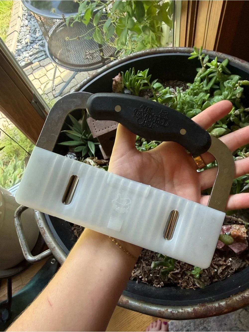 Pampered Chef Hand Held Serrated Chopper Slicer Dough Cutter Kitchen Tool